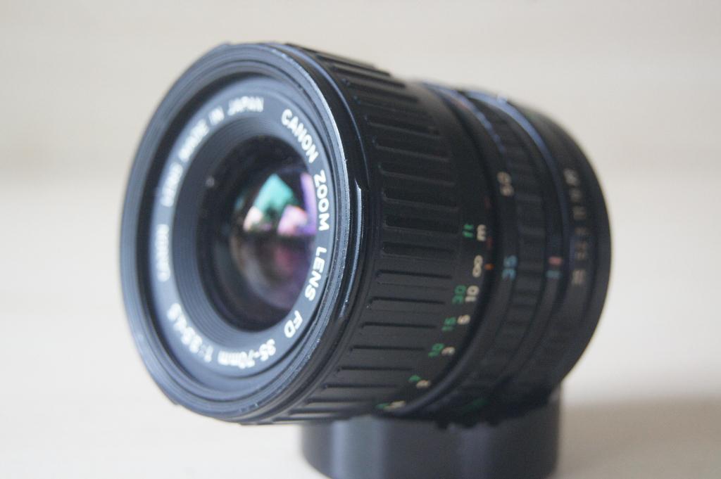 Canon New FD 35-70mm / 3,5-4,5 Macro, Ophalen of Verzenden, Zo goed als nieuw, Overige typen, Zoom
