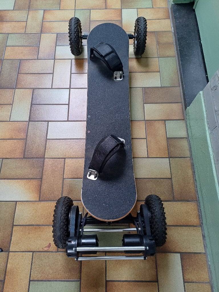 Elektrisch mountainboard, Sport en Fitness, Skateboarden, Ophalen, Zo goed als nieuw, Skateboard, Longboard