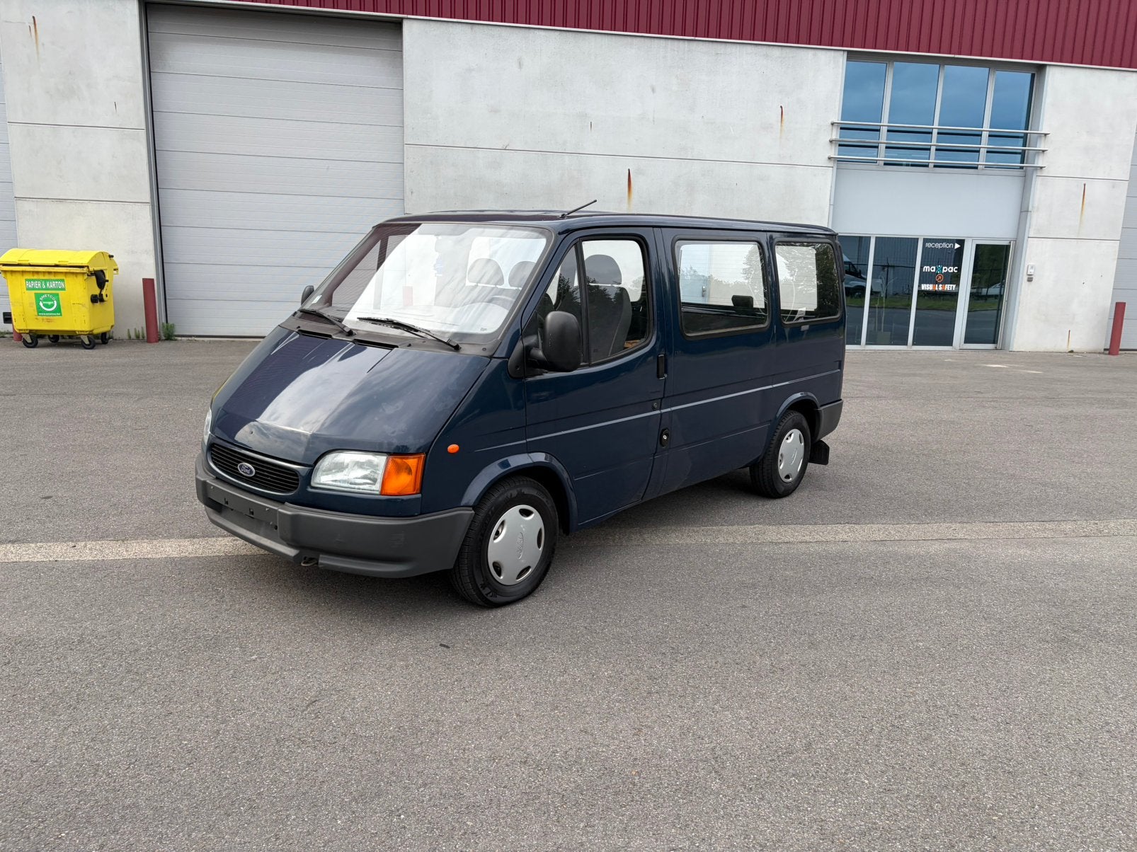 Ford transit 2.5D, Auto's, Bestelwagens en Lichte vracht, 4 cilinders, Blauw, Particulier, ABS