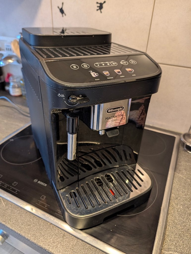Delonghi Magnifica Evo ECAM290.21 Comme Neuve - A réparer, Electroménager, Machine à espresso, Réservoir d'eau amovible, 2 à 4 tasses
