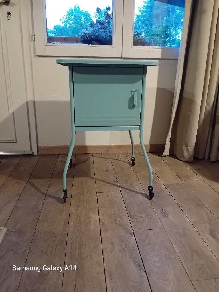 Table de chevet Ikea de style vintage, 45 à 65 cm, Enlèvement, Utilisé, Métal ou Aluminium