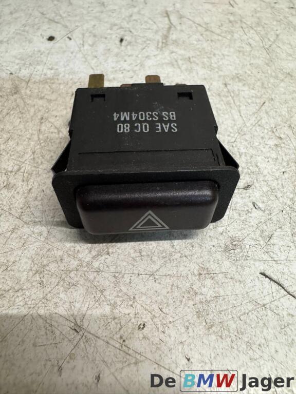 Alarmlichtschakelaar BMW E30 E28 61311381176, Auto-onderdelen, Dashboard en Schakelaars, Gebruikt, Ophalen of Verzenden, BMW, BMW