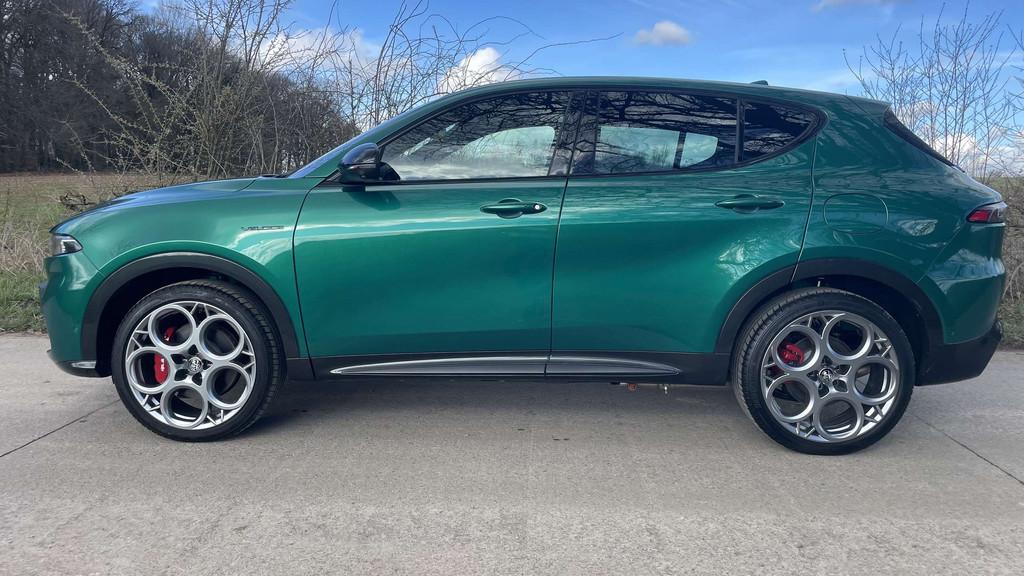 Alfa Romeo Tonale Tonale PHEV 1.3 Q4 Veloce (206 kW)Neuve Ha, Auto's, Alfa Romeo, Automaat, Zwart, 4 cilinders, Leder
