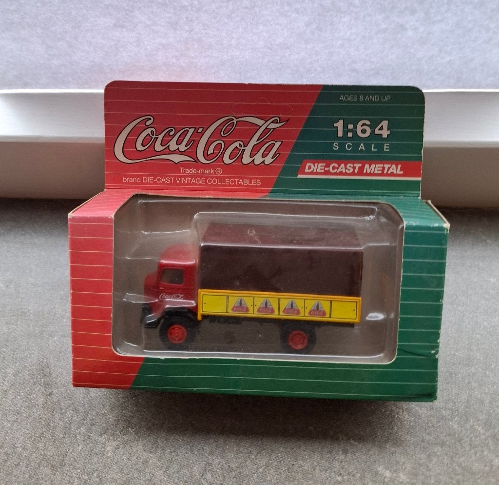 Vrachtauto - Coca Cola - 1/64, Hobby en Vrije tijd, Modelauto's | Overige schalen, Ophalen of Verzenden, Nieuw, Bus of Vrachtwagen