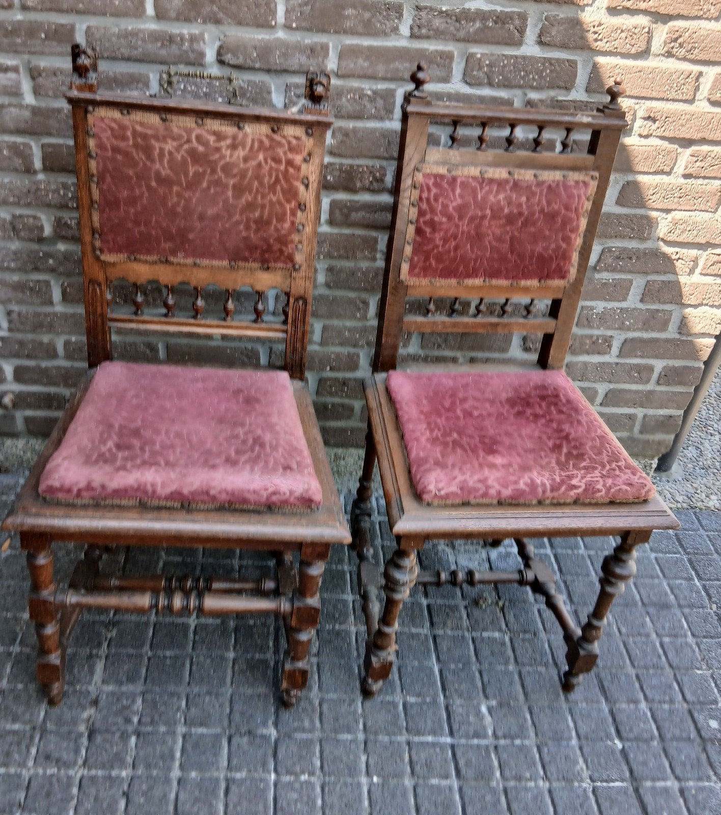 2 antieke stoelen, Ophalen