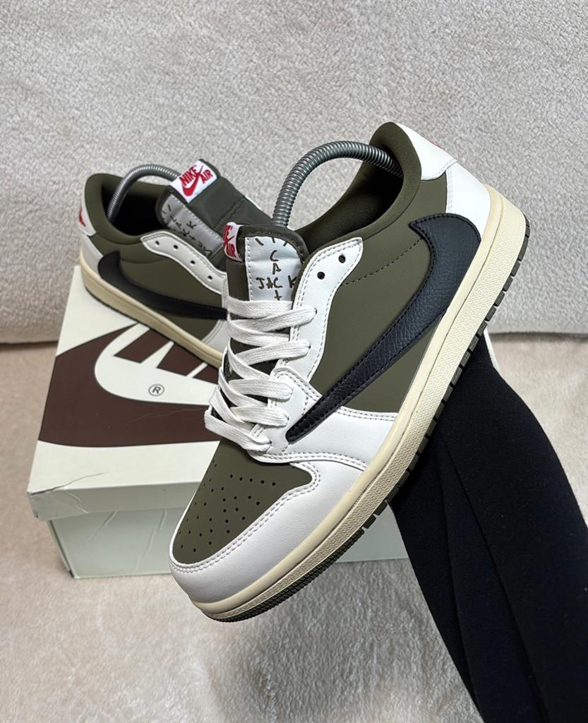 Nike Air Jordan 1 Low OG x Travis Scott Olive Green- Maat 42, Vêtements | Hommes, Chaussures, Neuf, Enlèvement ou Envoi, Autres couleurs