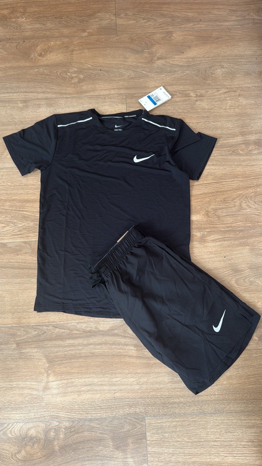 Ensemble Nike Noir Taille M, Vêtements | Hommes, Vêtements de sport, Envoi, Comme neuf, Noir