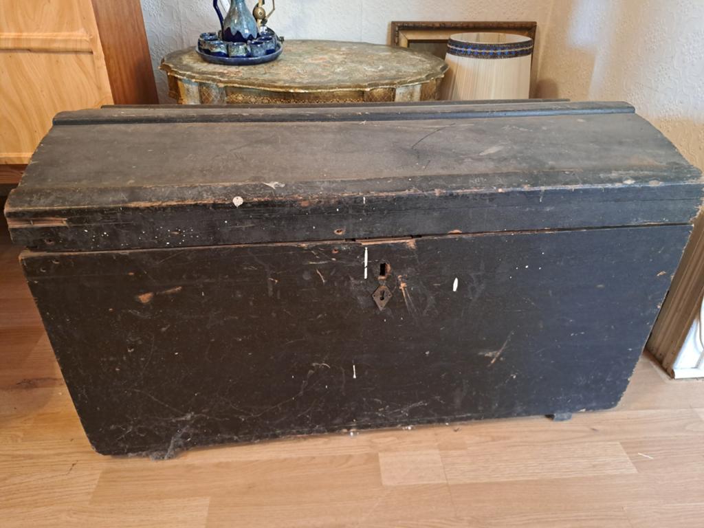 Houten koffer, Ophalen