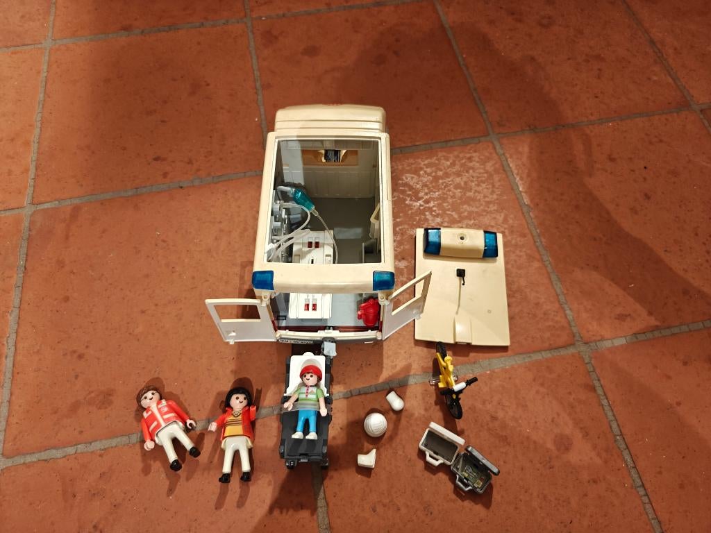 Playmobil City Life Ziekenwagen en transportcouveuse, Enlèvement ou Envoi, Ensemble complet