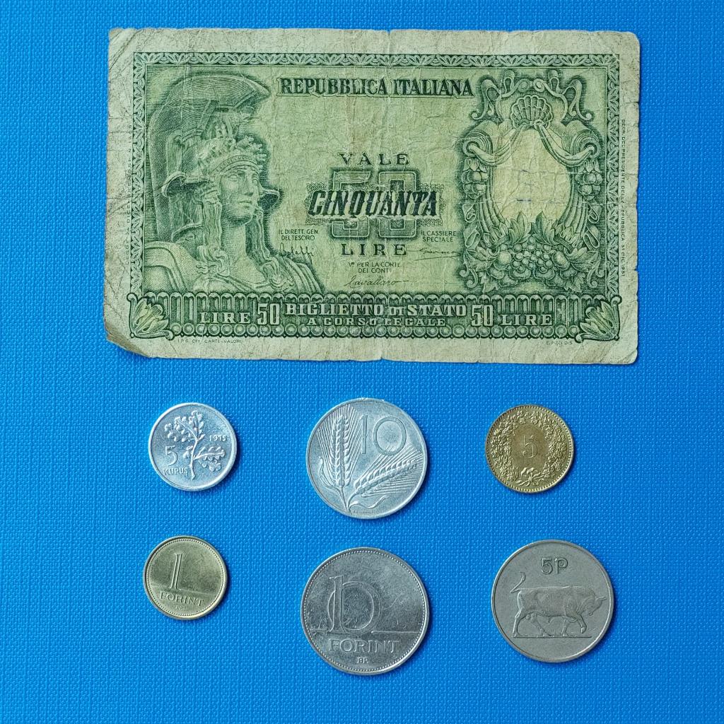 biljet 50 Lire 1945 en diverse oude munten, Postzegels en Munten, Ophalen, Overige landen, Losse munt