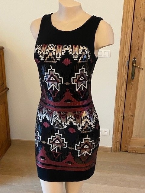 Cocktailjurkje met kleurrijke pailletten (S), Kleding | Dames, Cassis Collection, Zwart, Cocktailjurk, Ophalen of Verzenden