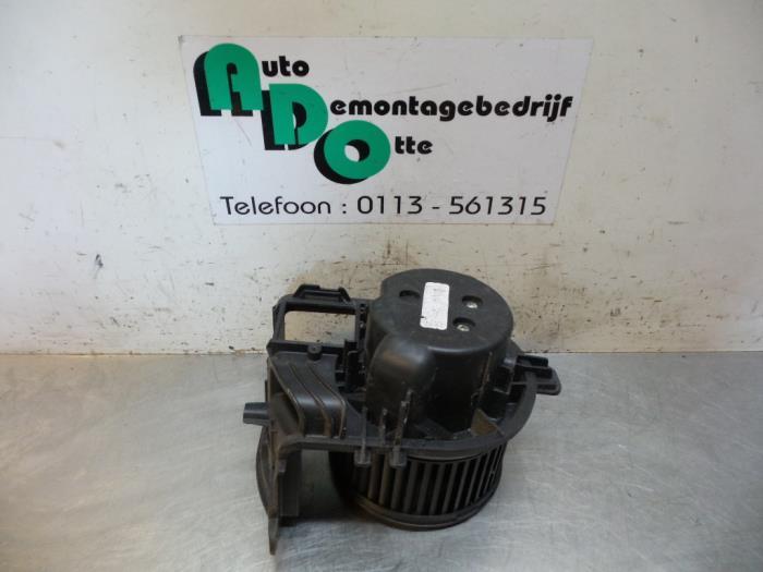 Moteur de ventilation chauffage d'un Renault Clio (Clio 2 01, Renault, -, 3 mois de garantie, Utilisé