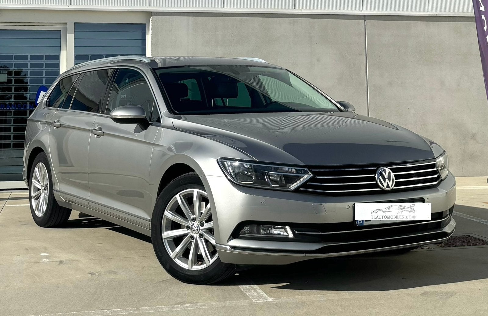 AUTOMATIQUE VOLKSWAGEN PASSAT 1.6 TDI, Auto's, 4 cilinders, 1600 cc, Bedrijf, 5 deurs