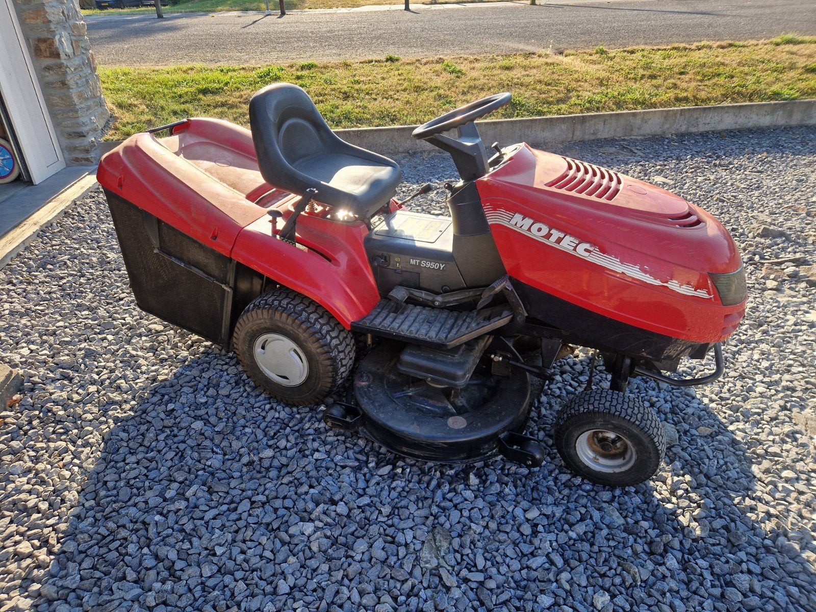 Tracteur tondeuse Motec, Enlèvement