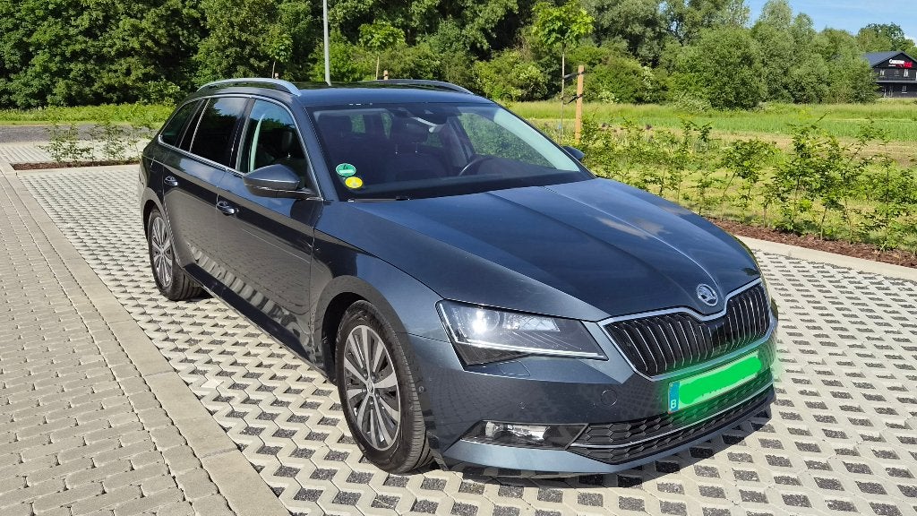 Skoda Superb Superb SW 1.6 CR TDi GreenLine Style, Autos, Argent ou Gris, Achat, Euro 6, Alcantara