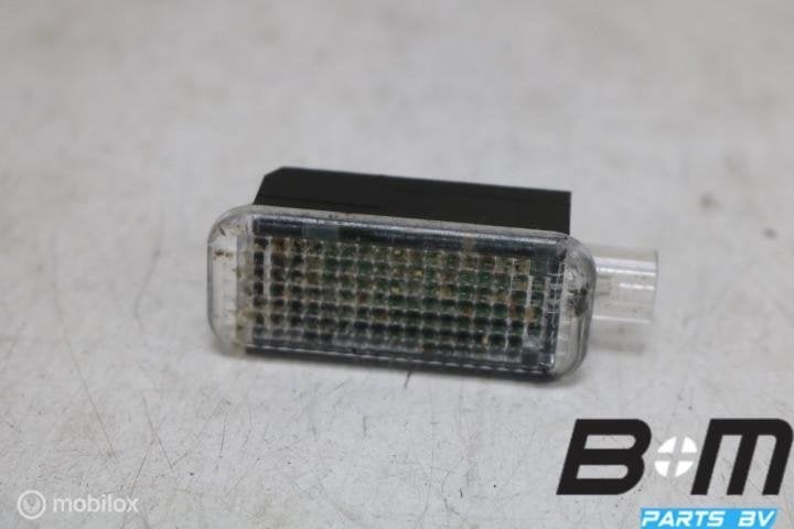 Voetenruimteverlichting Audi A3 8V FL 4E0947415, Utilisé