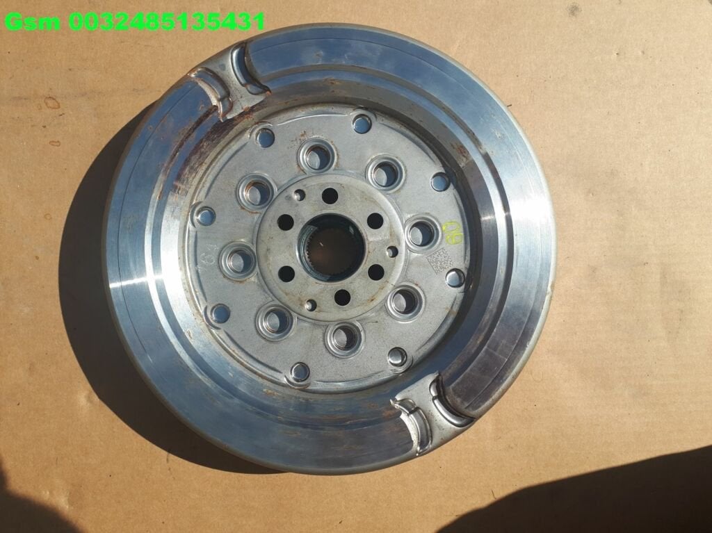 04e105266p volant moteur golf 7 gte a3 8v e tron a3 e-tron, Fabrikant BV, Utilisé, Info@fabrikant.eu, Fabrikantstraat 1
1000 AA  Amsterdam, NL