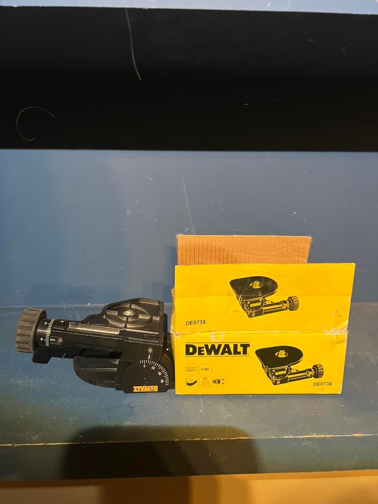 Dewalt de0738 hellingshoek adapter voor laser, Doe-het-zelf en Bouw, Ophalen