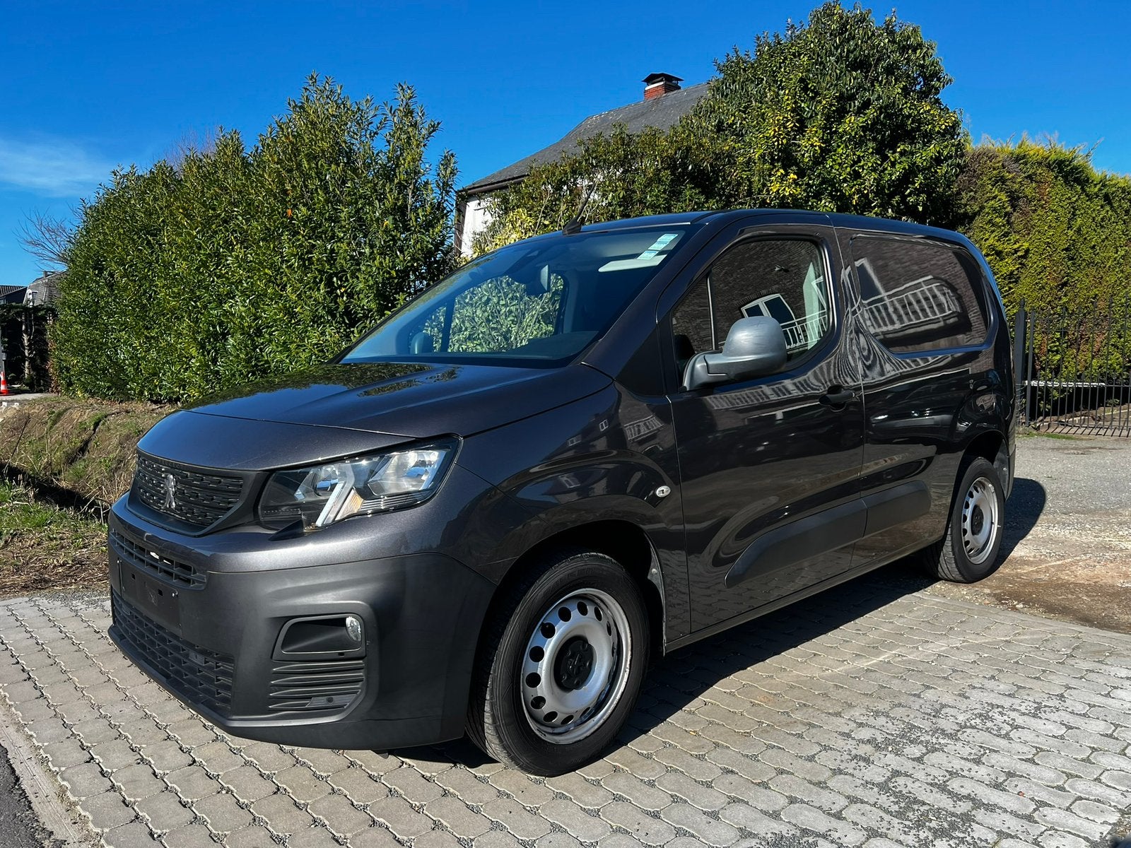 Peugeot Partner/2019/119314 km/1,5 HDI 130 CH/2 places, Argent ou Gris, Euro 6, Entreprise, Boîte manuelle