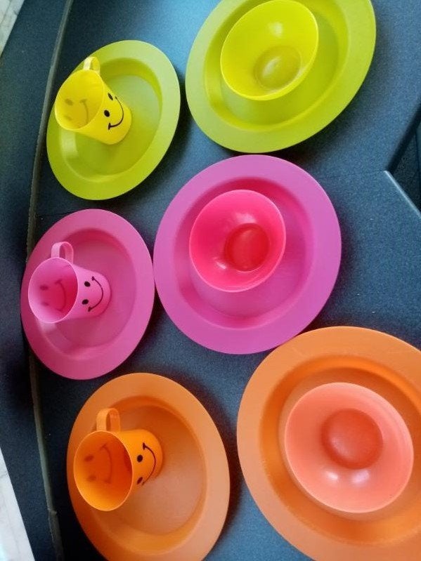 Ikea 12-delig kinderservies, 6 borden, 3 kommetjes, 3 bekers, Ophalen of Verzenden, Zo goed als nieuw