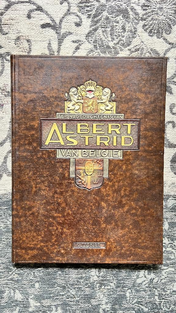Oud fotoboek Albert & Astrid, Ophalen