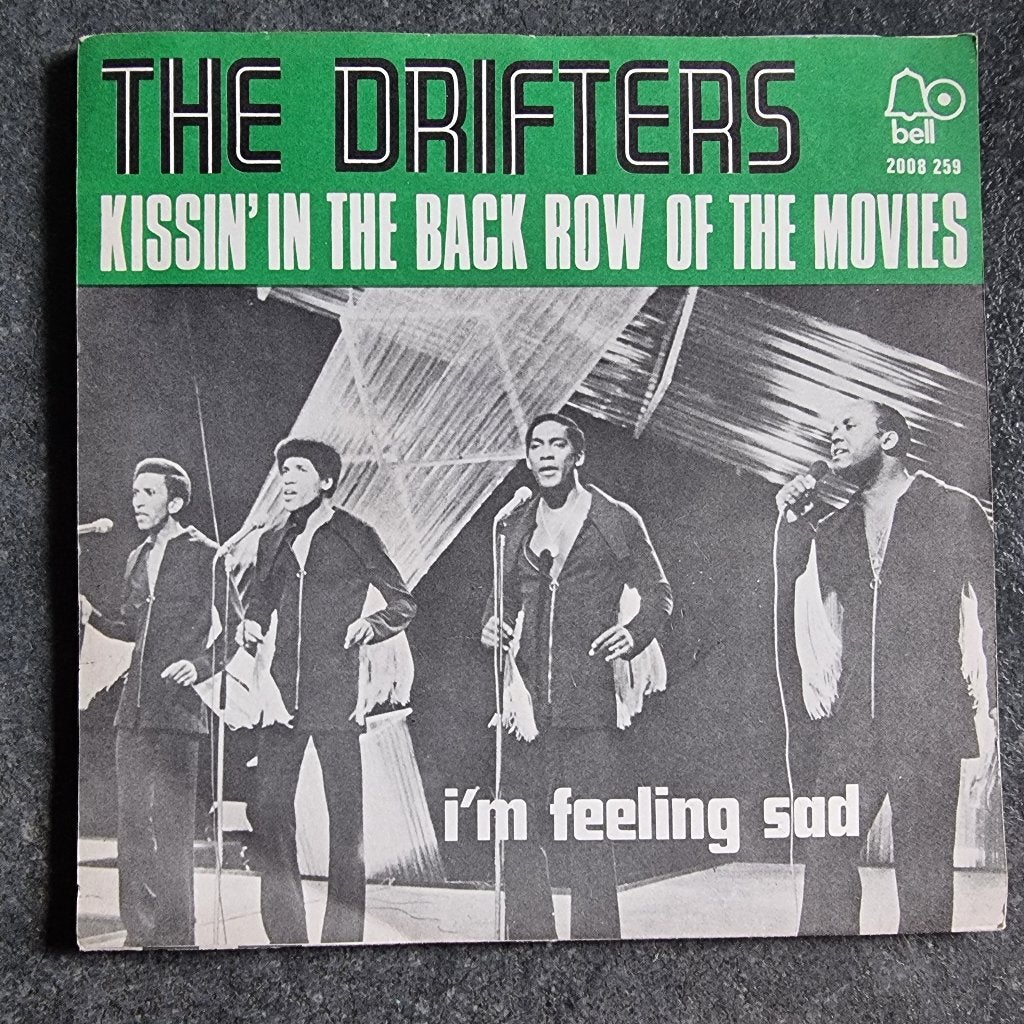 7" The Drifters - Kissin' in the back row of the movies, CD & DVD, Vinyles Singles, Enlèvement ou Envoi, Utilisé, 7 inch, R&B et Soul