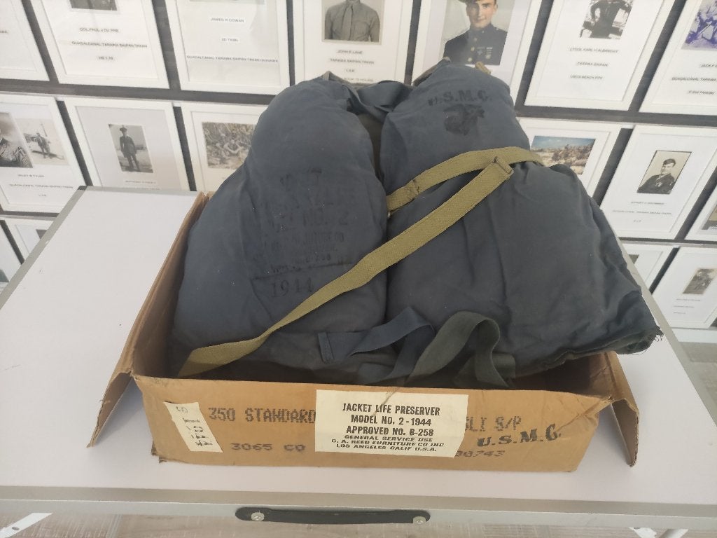 WW2 USMC Live Vest met Stockdoos 1944, Ophalen of Verzenden, Marine, Kleding of Schoenen