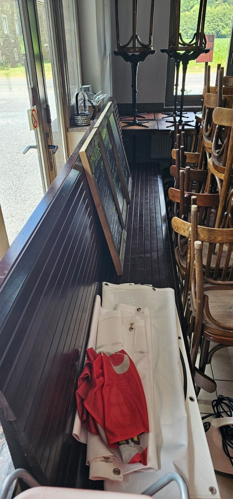 2 bancs de gare de 3,1 m, Enlèvement