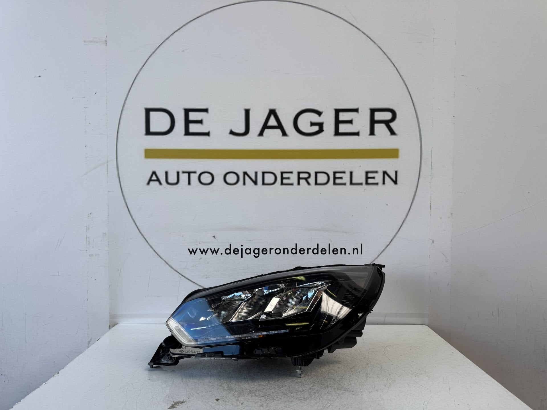 PEUGEOT 208 II 2008 II LED TECHNOLOGY 9855524680 LINKS, Taurusavenue 1
2132 LS  Hoofddorp, NL, Gebruikt, Contact.group@renault.com