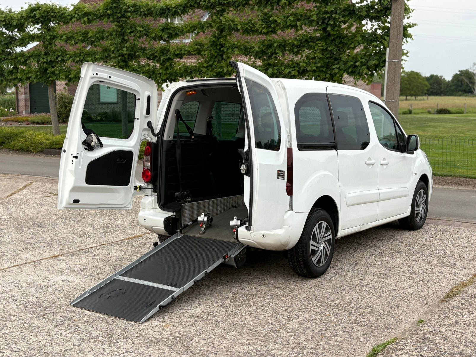 ♿️Citroën Berlingo 1.6HDI Rolstoelwagen Mindervalide TPMR, Monovolume, Euro 6, Wit, Parkeersensor