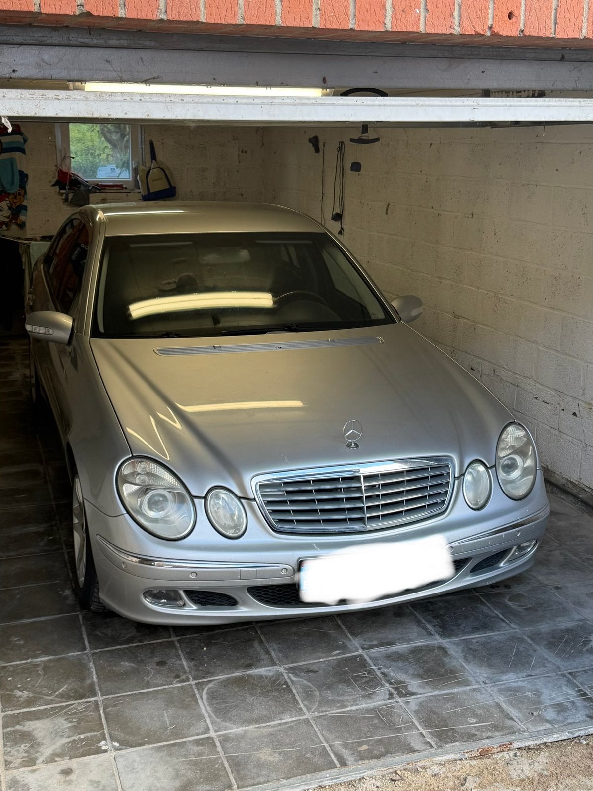 Mercedes E200 2005 ROULE IMPECCABLE À DISCUTER OU ESHENGE, Enlèvement, Arrière