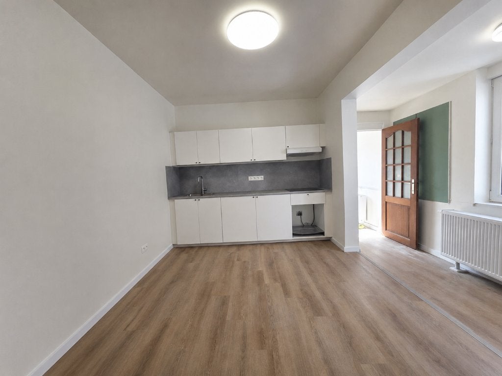 Gerenoveerde 3 Slaapkamer woning TE HUUR in Deurne, 50 m² ou plus, Anvers (ville)