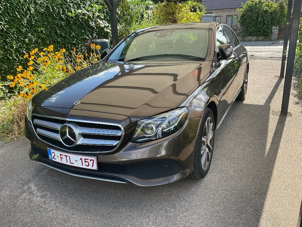 Auto, Auto's, Mercedes-Benz, Automaat, Achterwielaandrijving, 4 cilinders, Bruin