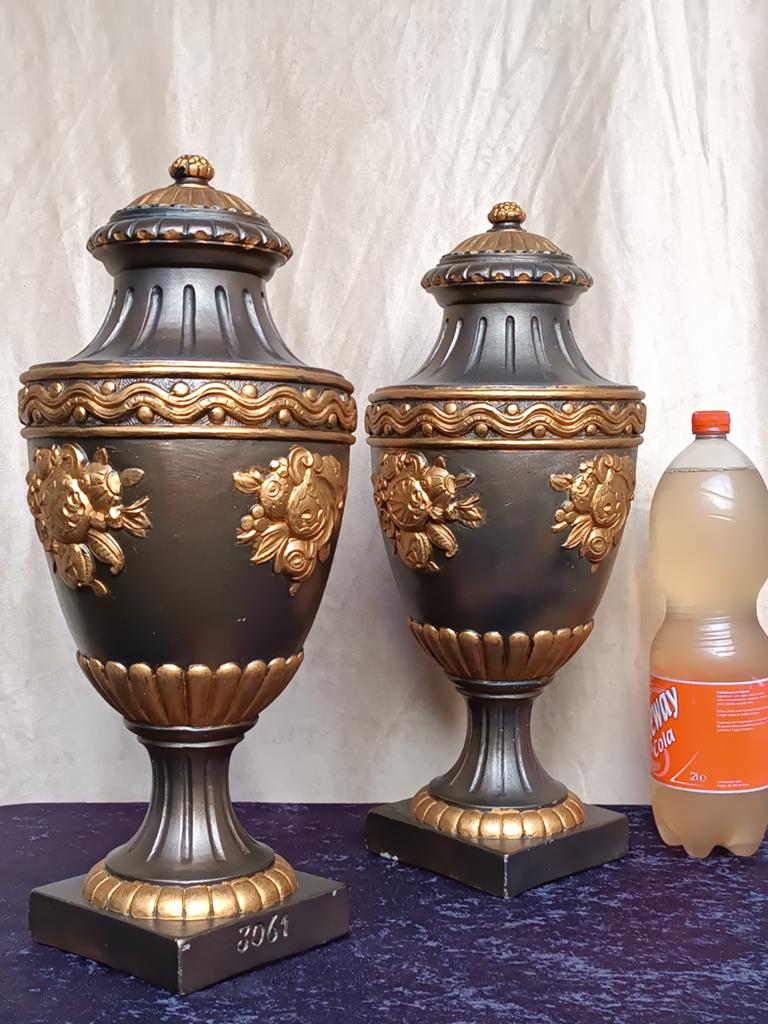 2 cassolettes françaises de style Louise XVI
Vases signés, Enlèvement ou Envoi