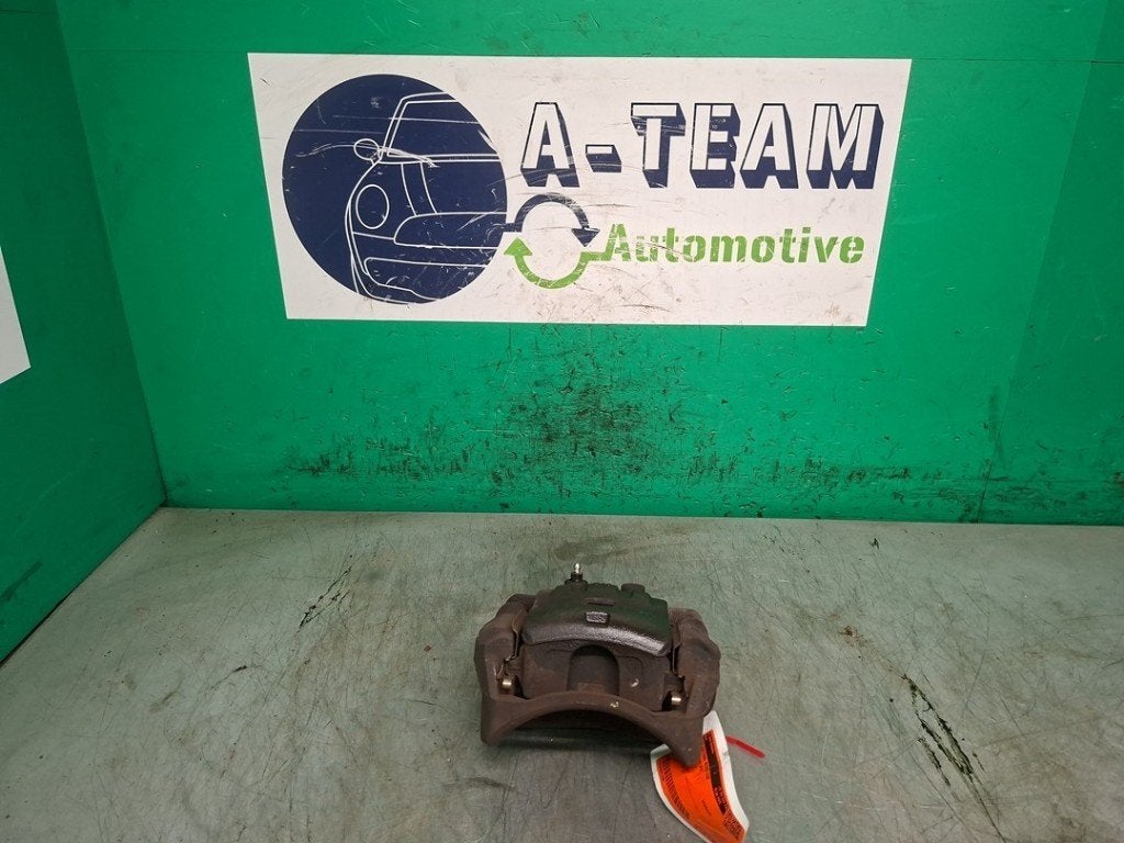 ETRIER DE FREIN AVANT DROIT Mazda 2 (DE) (01-2007/06-2015), Hitdorfer Straße 73
51371  Leverkusen, DE, Mazda, Utilisé, Info@mazda.de