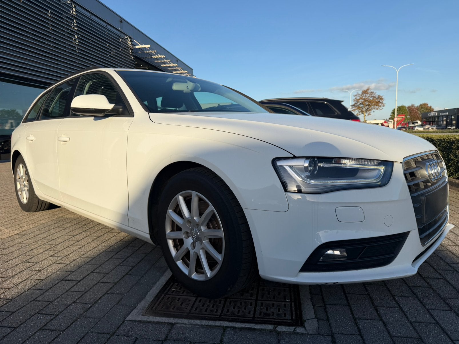 Audi A4 2.0 Tdi Xenon Leder/ Navi Export Handelaar!!!, Auto's, A4, Wit, Leder, Bedrijf