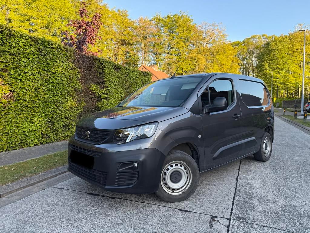 Peugeot Partner 3 zit 52.000km !, Auto's, Bestelwagens en Lichte vracht, 5 deurs, Particulier, Zilver of Grijs, Peugeot
