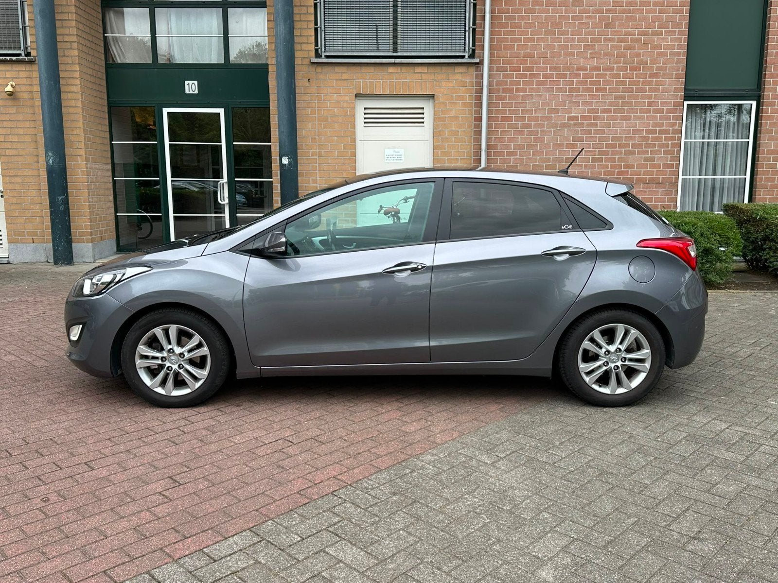 Hyundai I30 essence 1400cc, Autos, Hyundai, Particulier, i30, Essence, Euro 6, Entretenue par le concessionnaire, Carnet d'entretien
