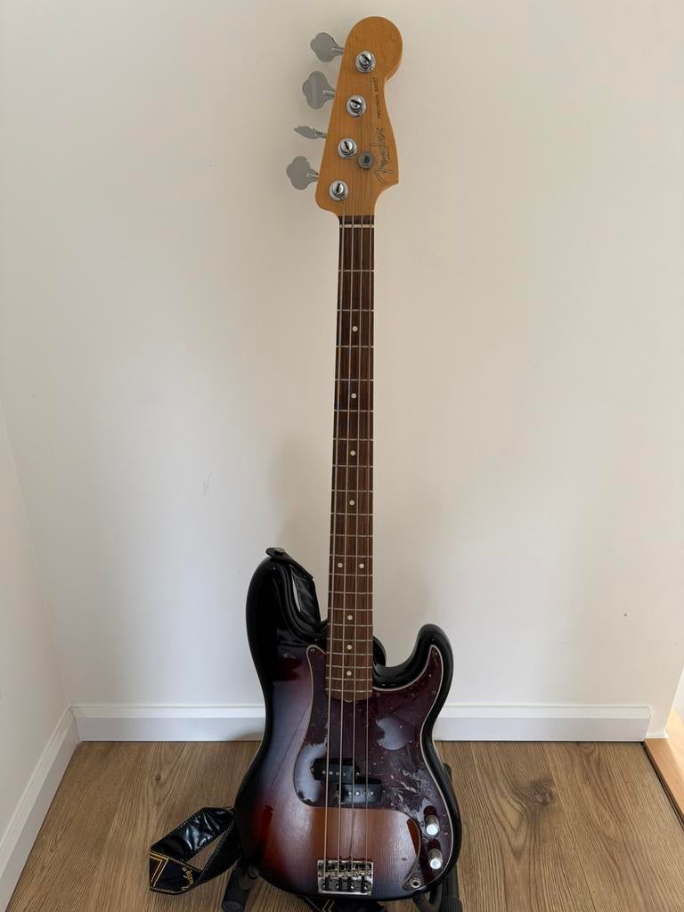 Fender precision bass, Musique & Instruments, Instruments à corde | Guitares | Basses, Enlèvement, Utilisé, Électrique