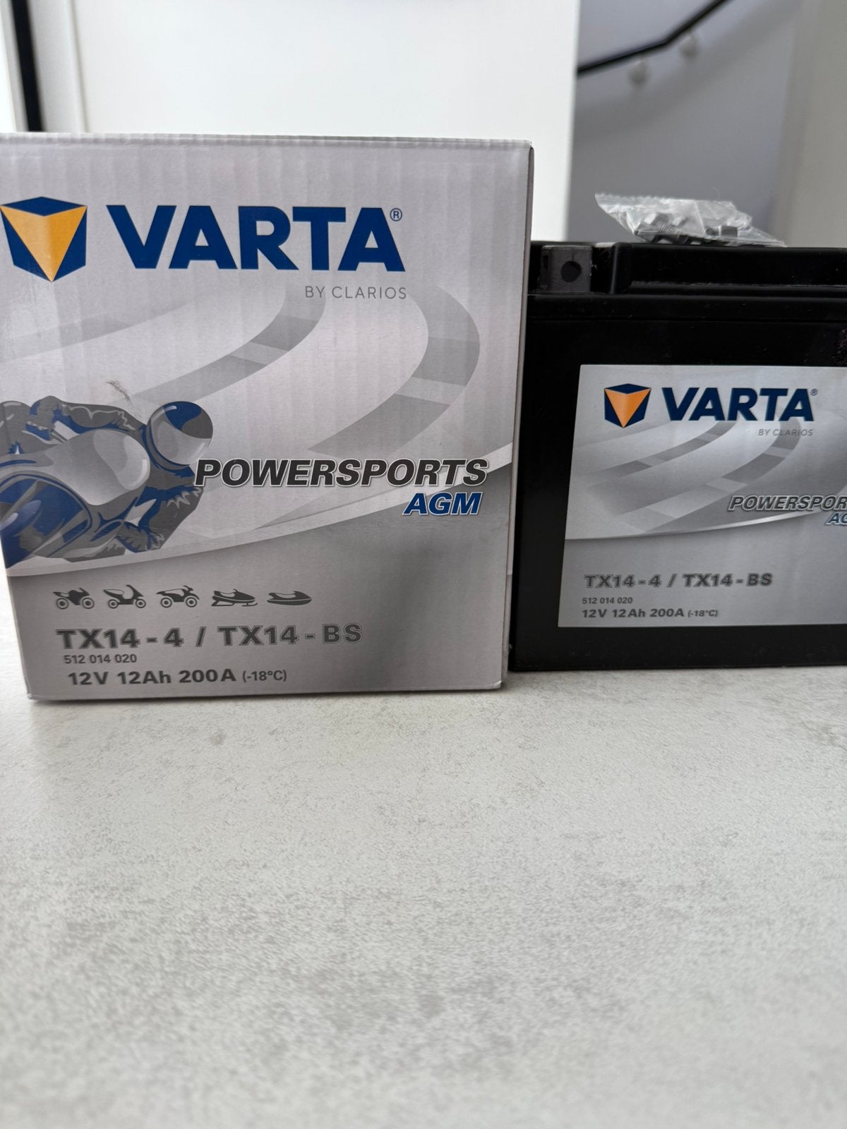 Nieuwe accu in doos 12v 12ah 200a, Auto-onderdelen, Ophalen