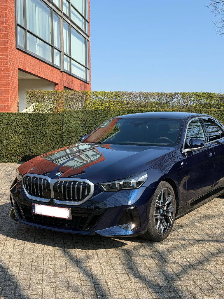 BMW 550e xDrive, Cuir, Euro 6, Entretenue par le concessionnaire, Noir