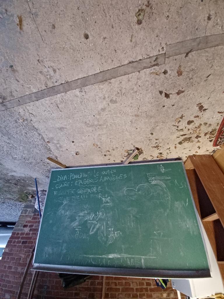 Tableau scolaire mural aimanté, Enlèvement