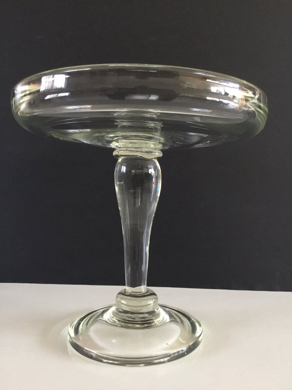 Plateau de présentation de pralines en verre, Enlèvement