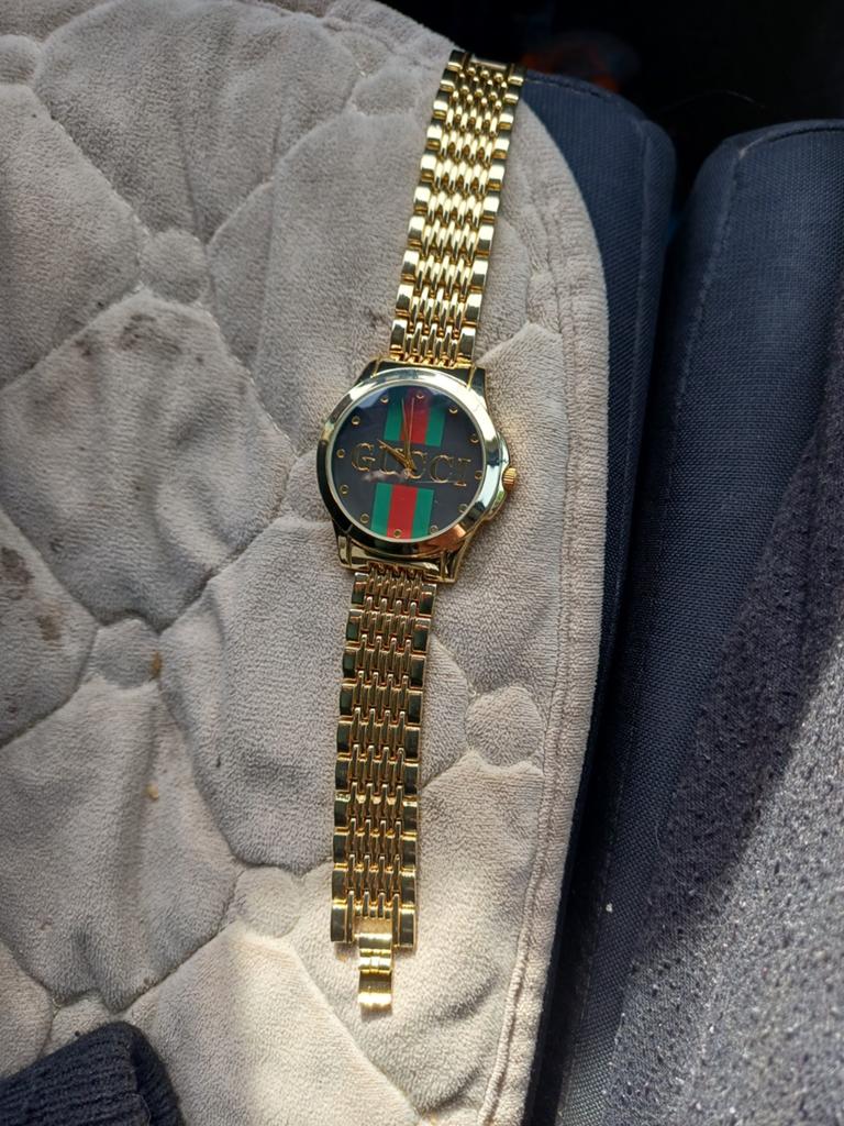 Horloge gucci, Handtassen en Accessoires, Horloges | Dames, Ophalen