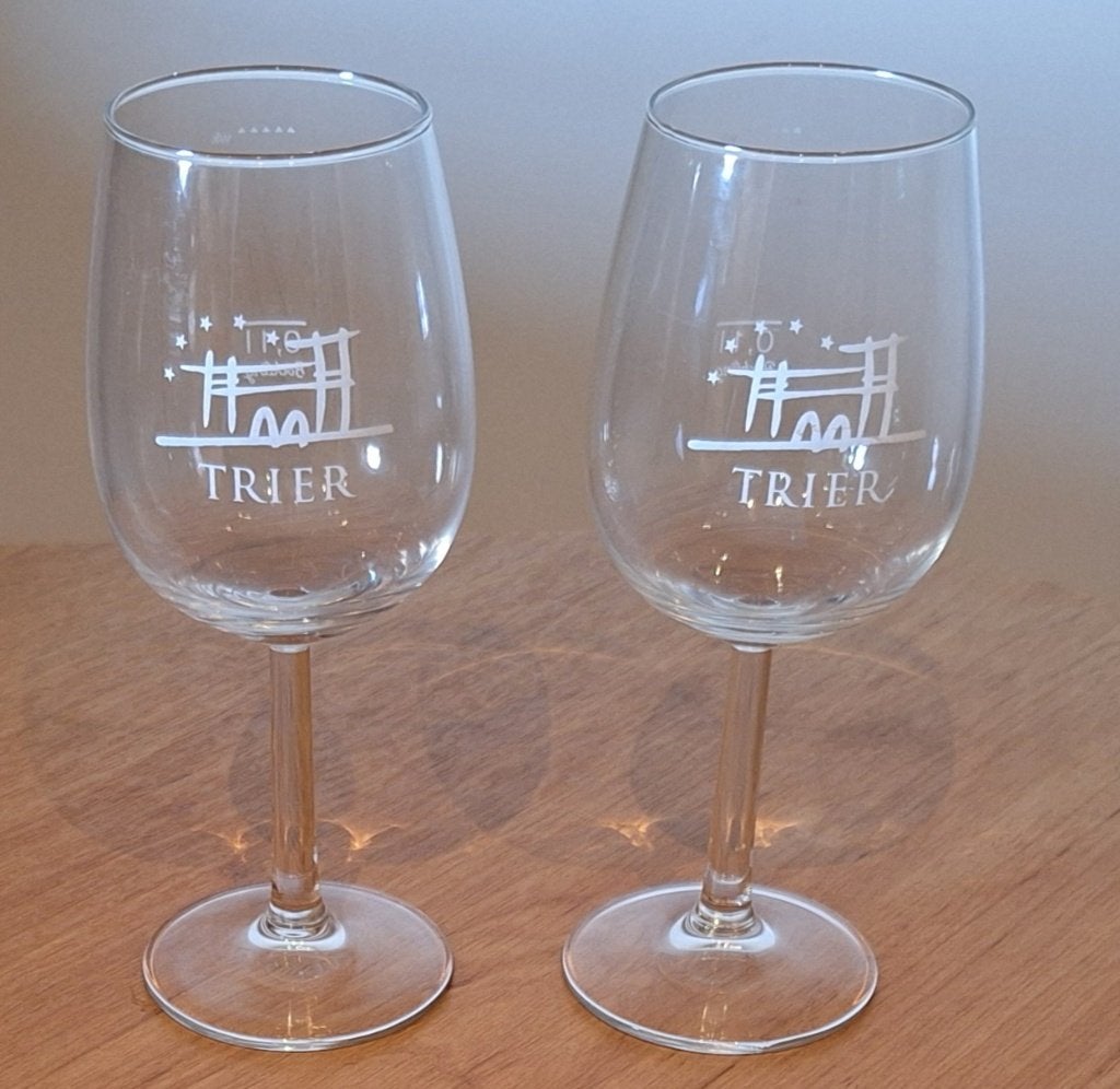 Set van 2 wijnglazen van de Duitse stad Trier, Verzamelen, Glas en Drinkglazen, Ophalen of Verzenden, Zo goed als nieuw, Overige typen