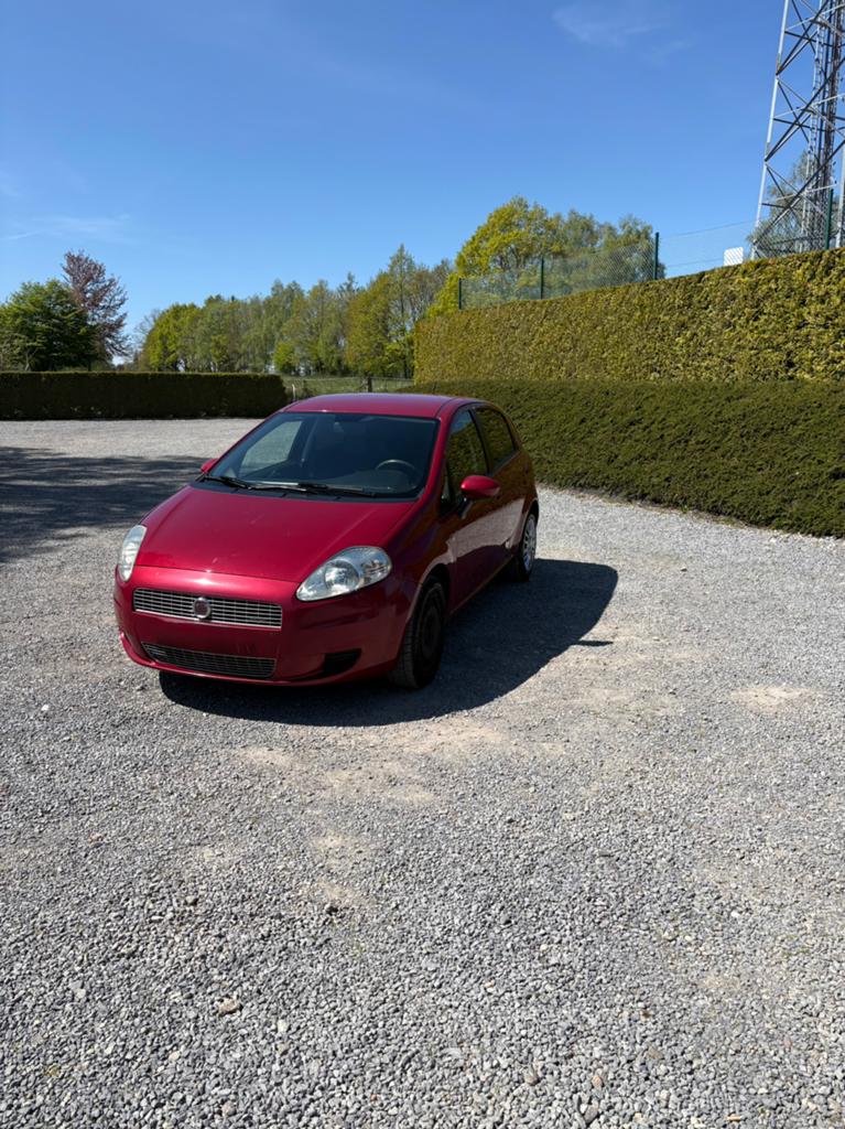 FIAT PUNTO 1.3 diesel 168.000 km klaar voor registratie, Voorwielaandrijving, Stof, Zwart, Apple Carplay