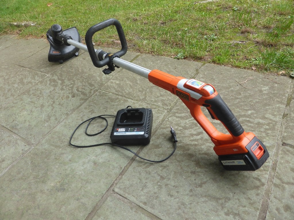grastrimmer Black & Decker GLC3630L20 + accu 36v + lader, Ophalen, Zo goed als nieuw, Accu, Black&Dekker