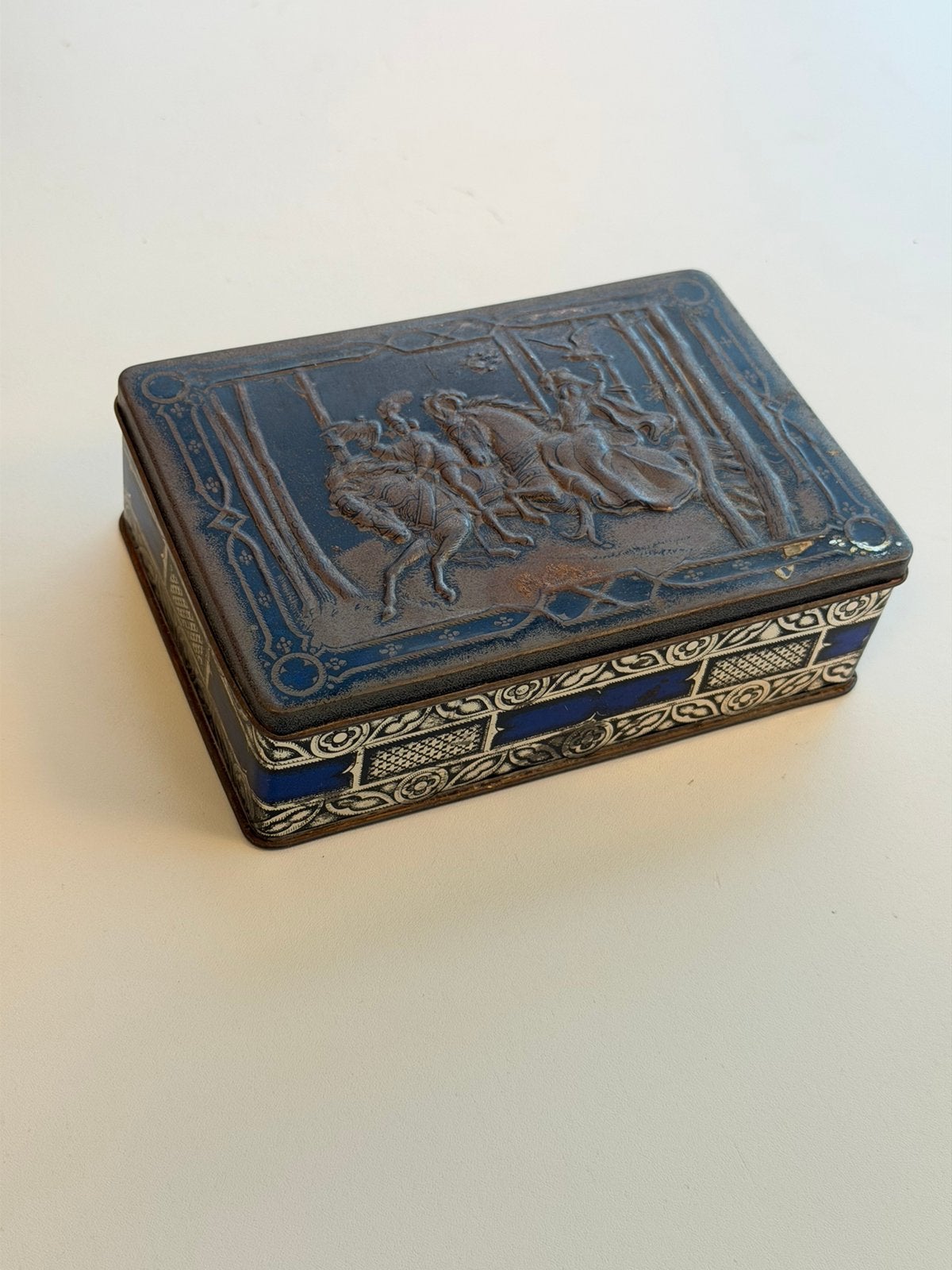 Vintage Riley's Toffee Tin Relief, Angleterre, années 1950, Enlèvement ou Envoi, Comme neuf, Autre