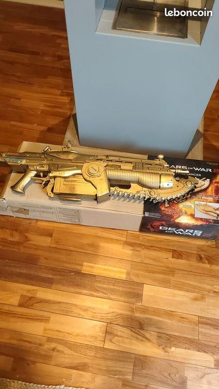 Gears of War 2 – Réplique Lancer Gold NECA – Taille réelle, Enlèvement, Comme neuf, Autres types
