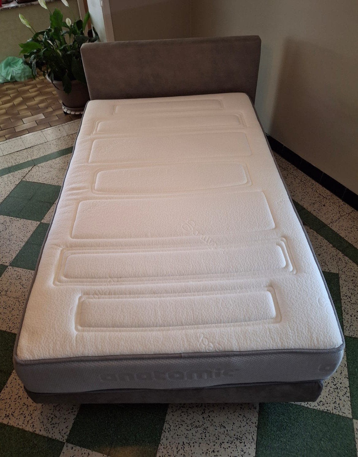 sommier, Gris, Queen size, Enlèvement, 120 cm